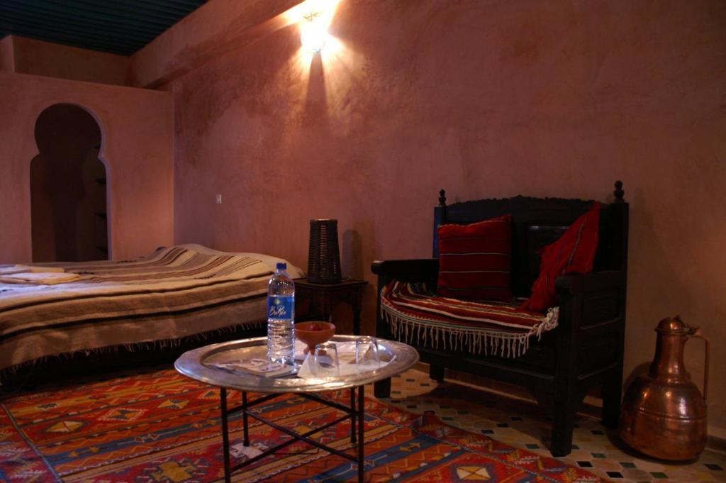 Riad Felloussia Meknès Стая снимка